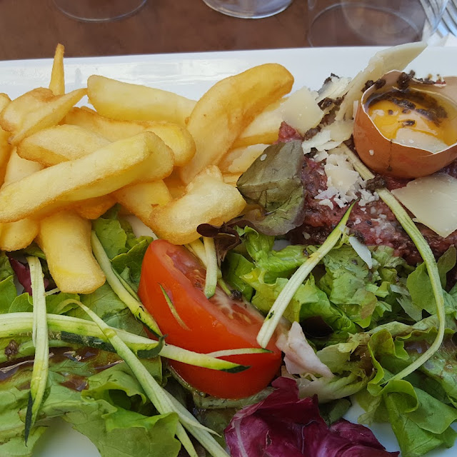 Steak Tartare À la Truffe
