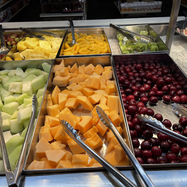 Create Your Own Large Salad with 7 Ingredients