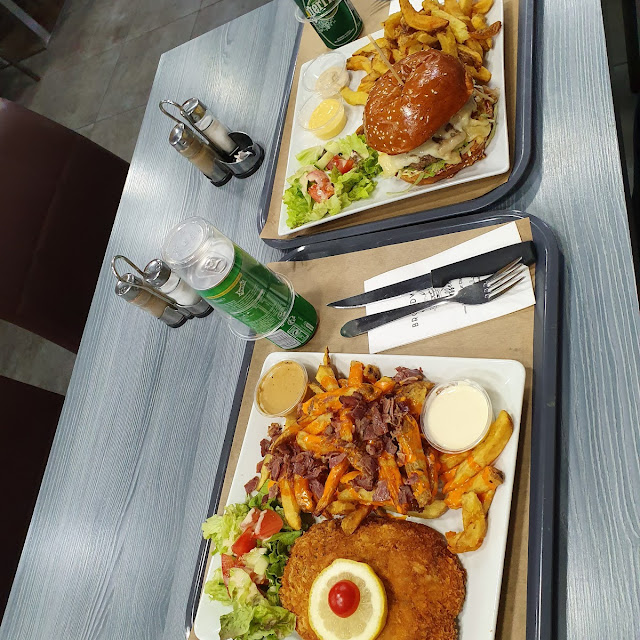 Chicken Philly Et Frites Au Cheddar Et Au Bacon