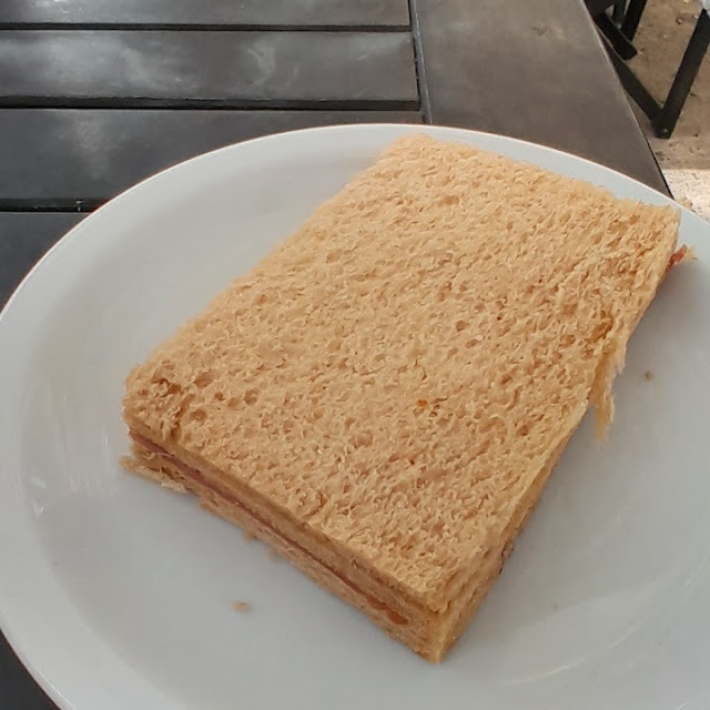 Sándwich de Crudo Y Rucula