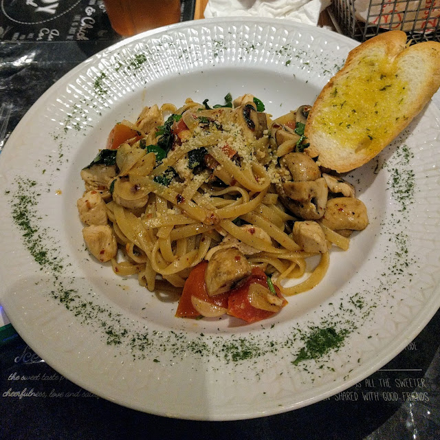 Aglio Olio Chicken Mushroom Fettuccini