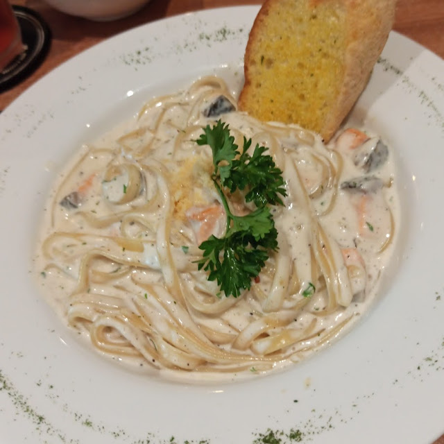 Fetuccine Alfredo with Salmon