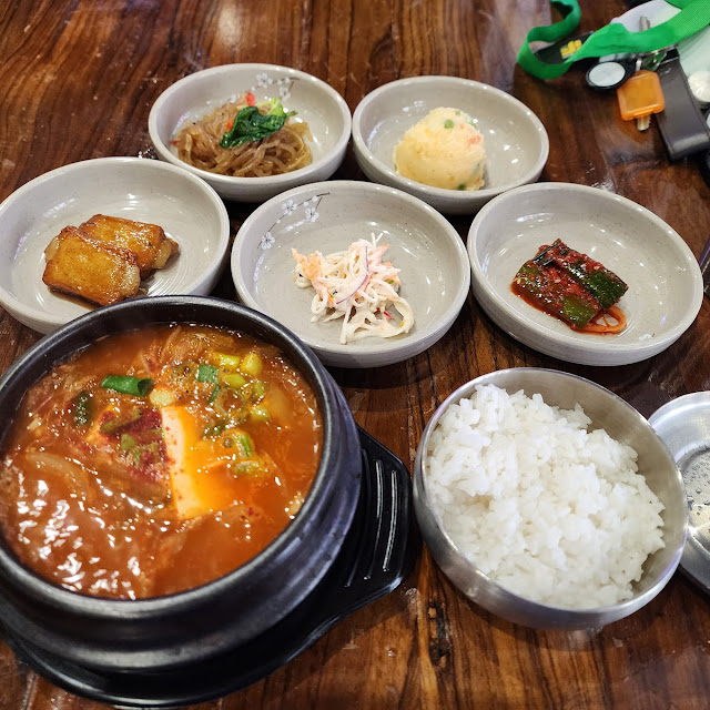 Kimchi Jjigae