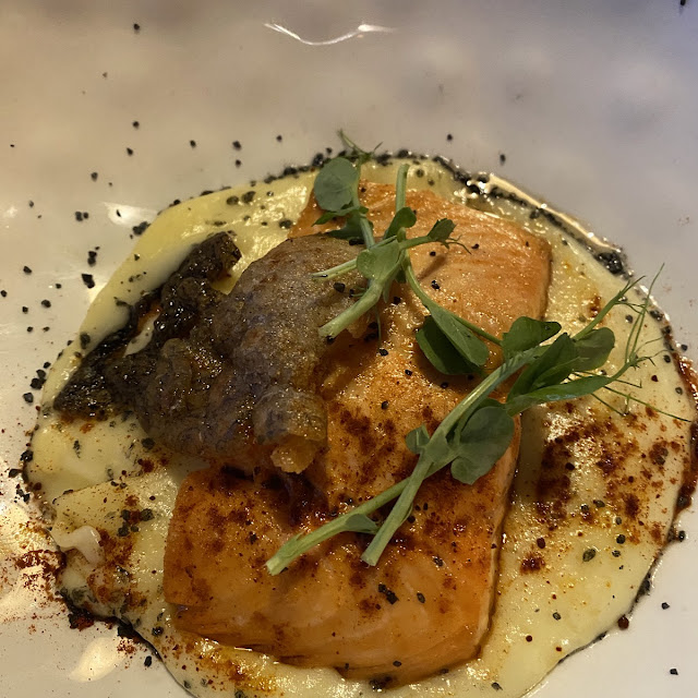 Wild Salmon Fillet and Potatoe Puree