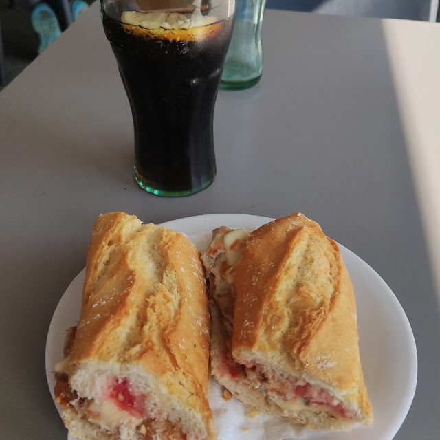 Bocadillo de Lomo Con Queso