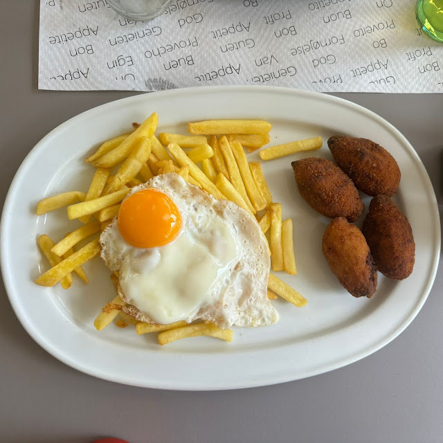 Croquetas de Pollo Con Guarnición