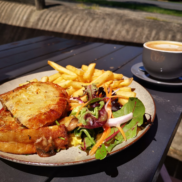 Toasted Sandwich & Chips