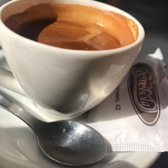 Café Con Mucho
