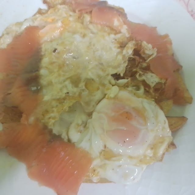 Huevos Y Salmón Ahumado