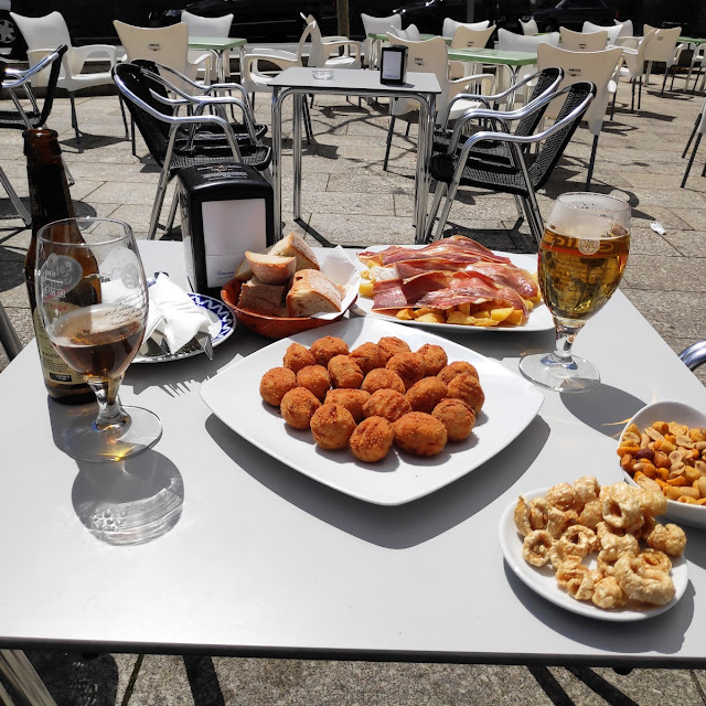 Ración de Huevos Revueltos Y Croquetas