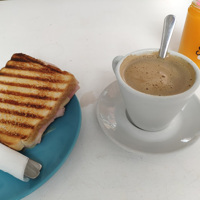 Sandwich Mixto Cafe Y Zumo