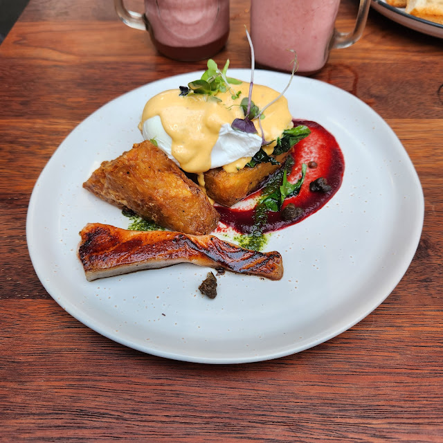 Eggs Benedict