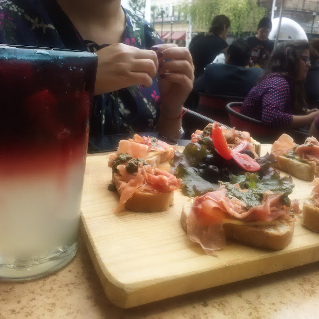 Montaditos de Jamón Serrano