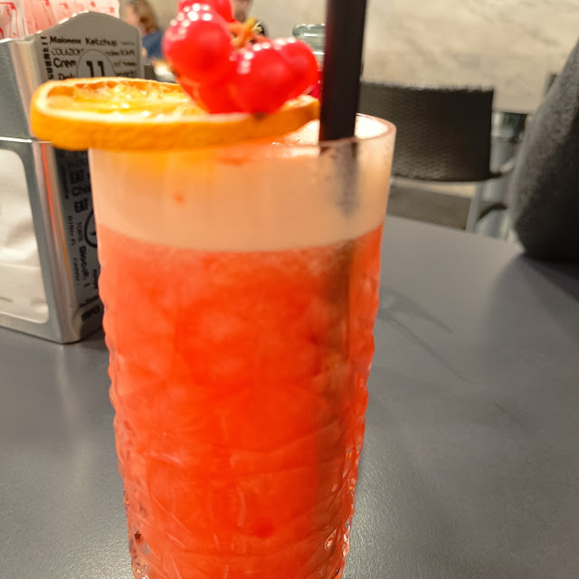 Aperitivo E Cocktail Frutta E Aperol
