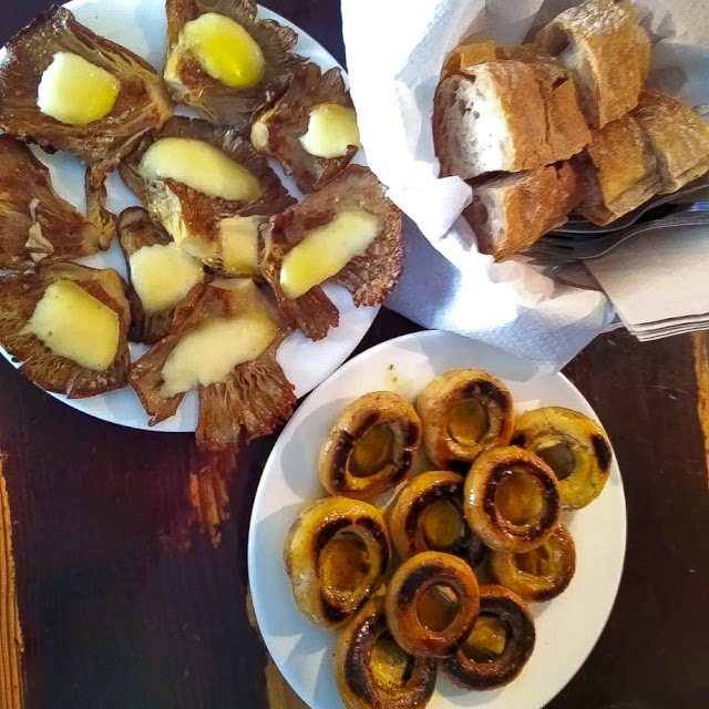 Champiñones Al Ajillo Y Setas Con Queso Ulloa
