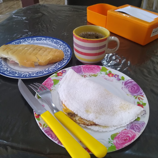 Pão Na Chapa Tapioca Com Ovo E Café