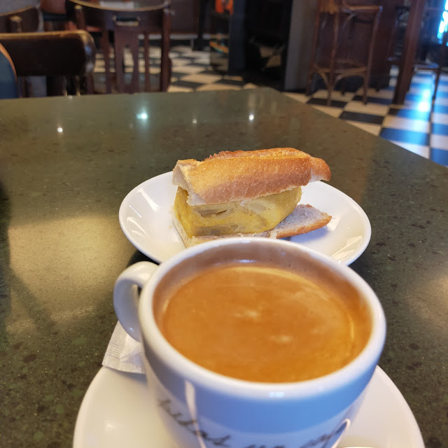 Cafe Con Leche Con Pulguita de Tortilla