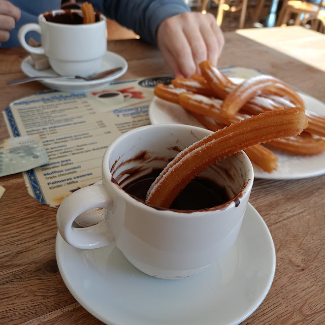 Chocolate Con Churros Recién Hechos