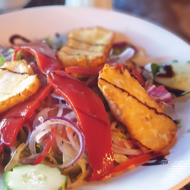 Halloumi Salad