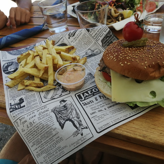 Hamburger Poisson Pané Frais