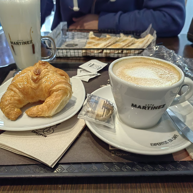 Café Con Leche 2 Medialunas