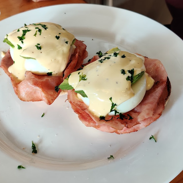 Eggs Benedict