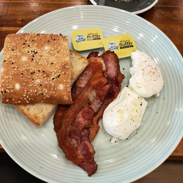 Bacon and Poached Eggs