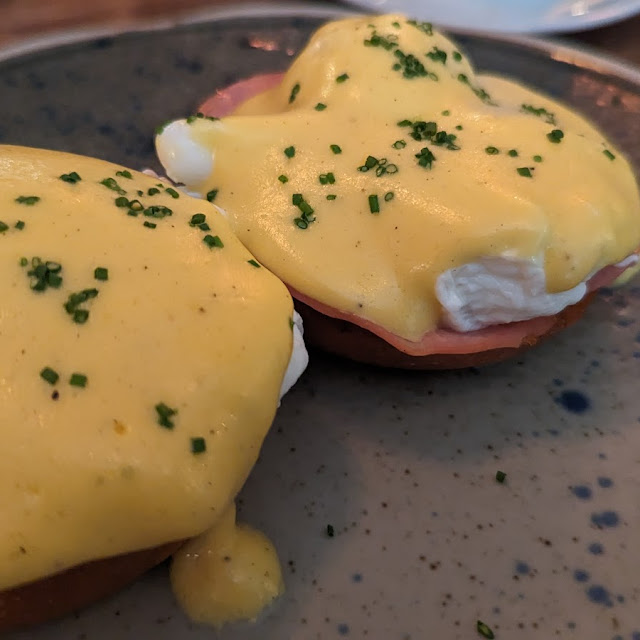 Eggs Benedict