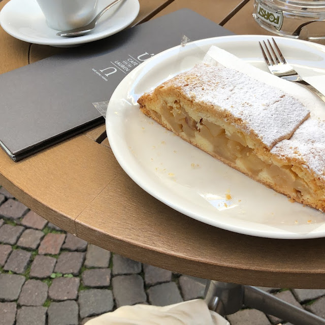 Apfelstrudel