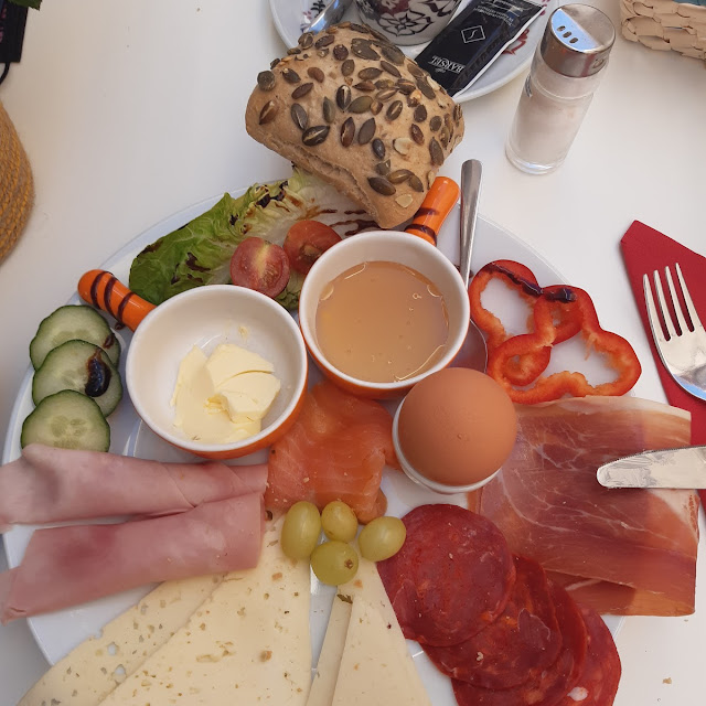 Lachsfrühstück