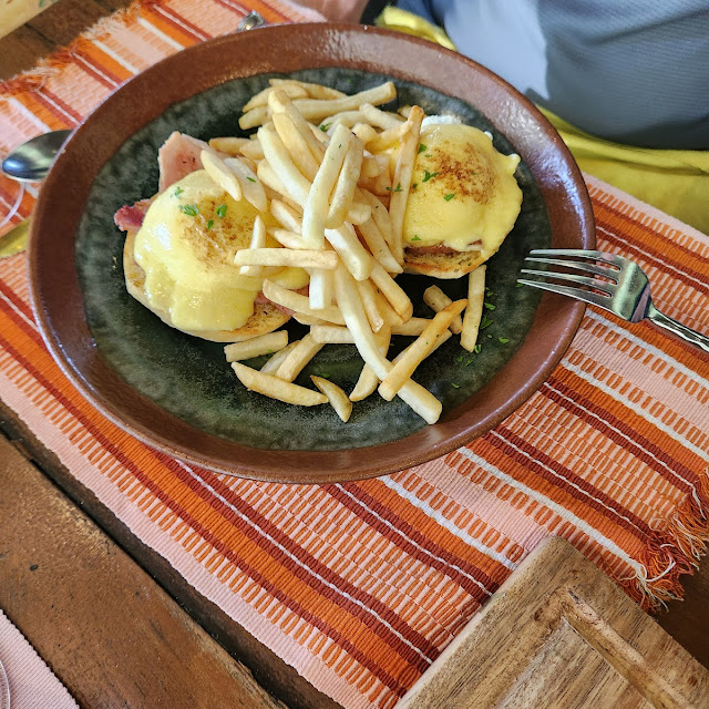Eggs Benedict