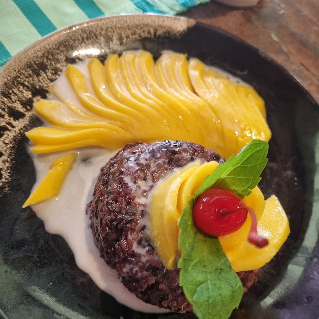 Black Sticky Rice with Mango