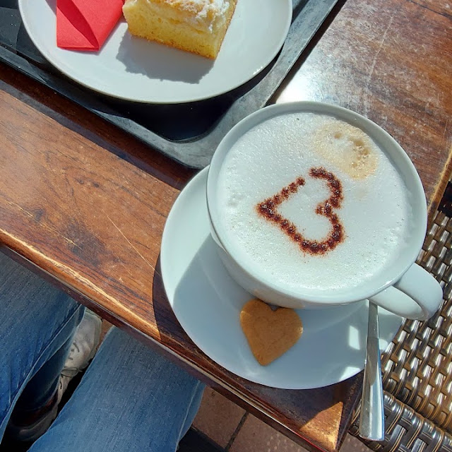 Grosser Milchkaffee