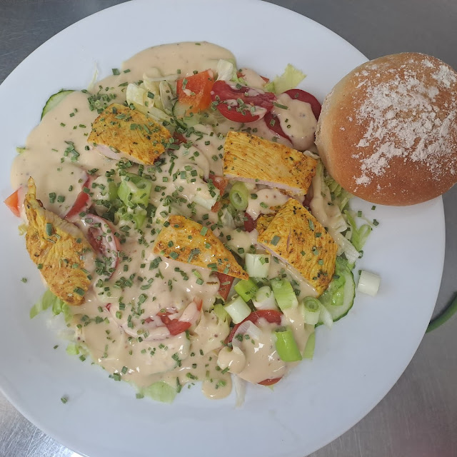 Salatteller Mit Currysteakstreifen