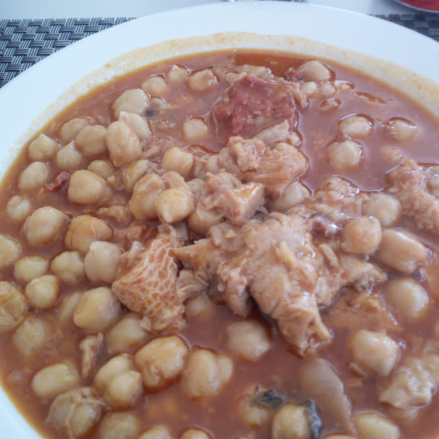 Callos Con Garbanzos