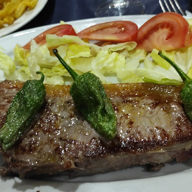 Entrecot Al Punto Con Ensalda