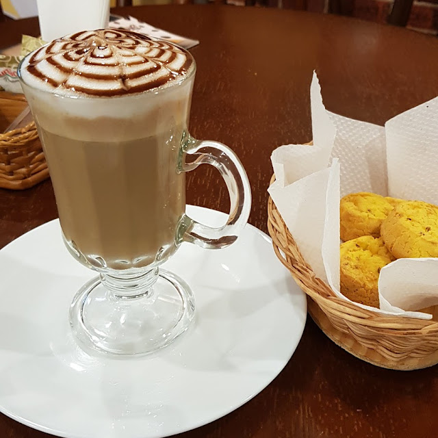 Cappuccino E Broa