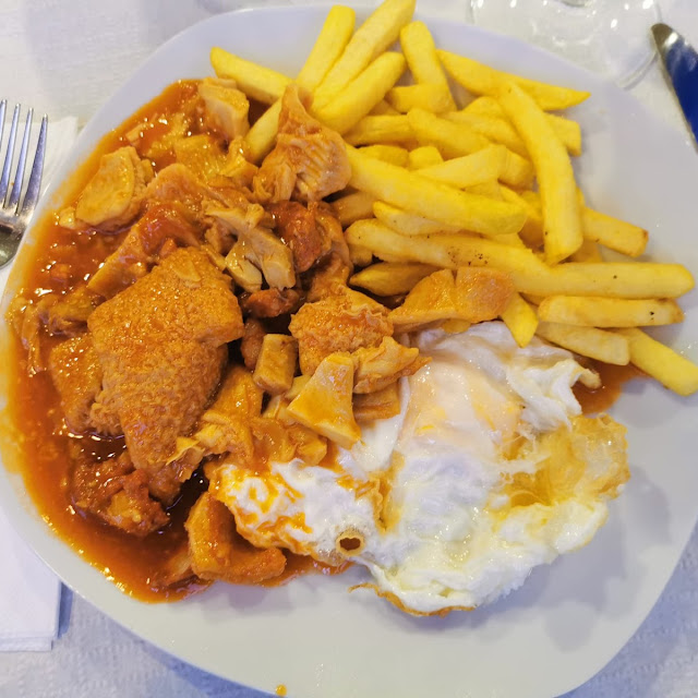 Huevos Fritos Con Patatas Y Callos