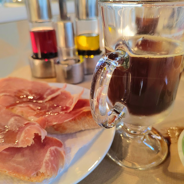 Tosta de Jamón Y Café