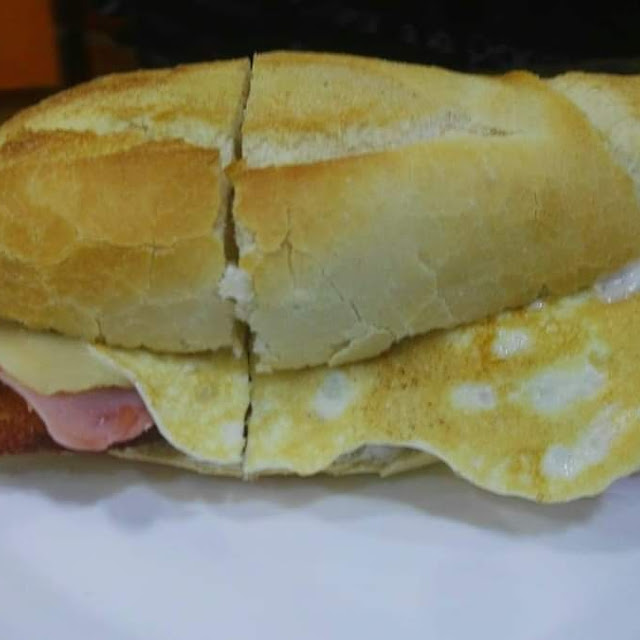 Bocadillo de Pata Con Queso