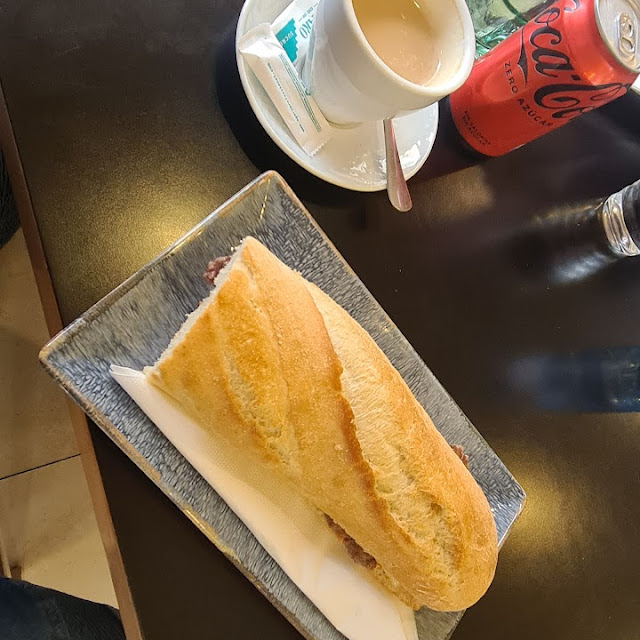 Bocadillo de Hamburguesa Con Queso