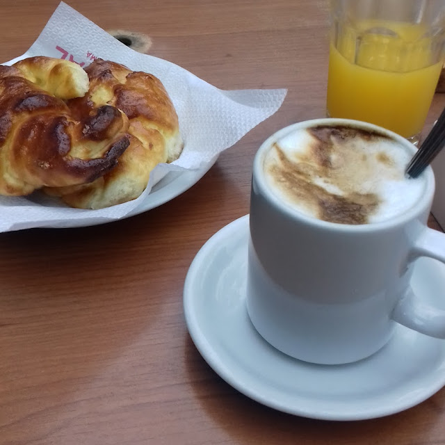 Promo Café Con Leche C Medialunas