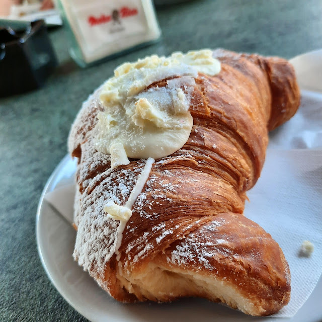 Cornetto Al Cioccolato Bianco