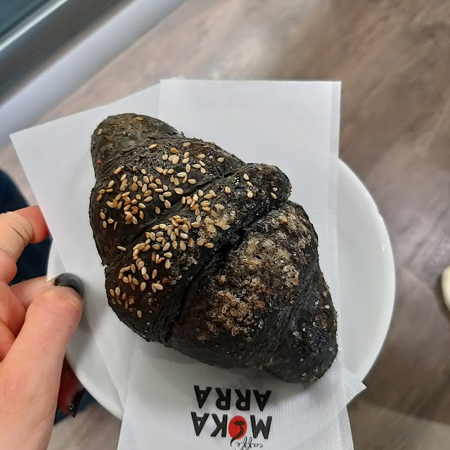 Croissant Vegano Al Carbone Vegetale