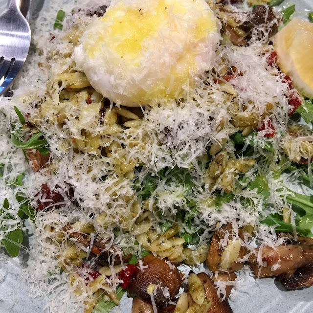 Poached Egg Pesto