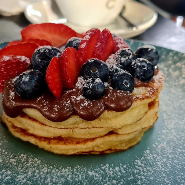 Pancake Con Nutella E Frutta