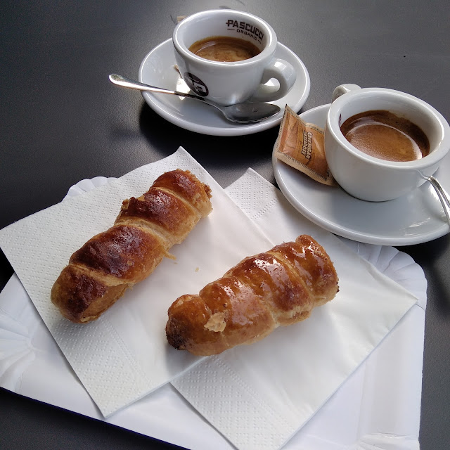 Caffè Cannoncino Alla Crema E Allo Zabaione