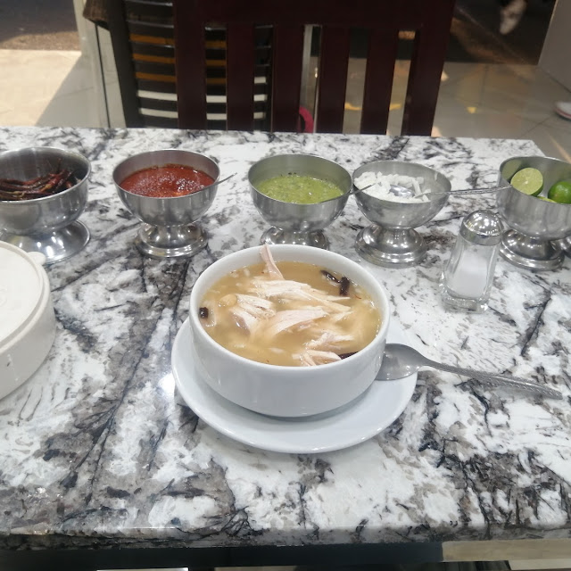 Caldo de Gallina Con Pechuga