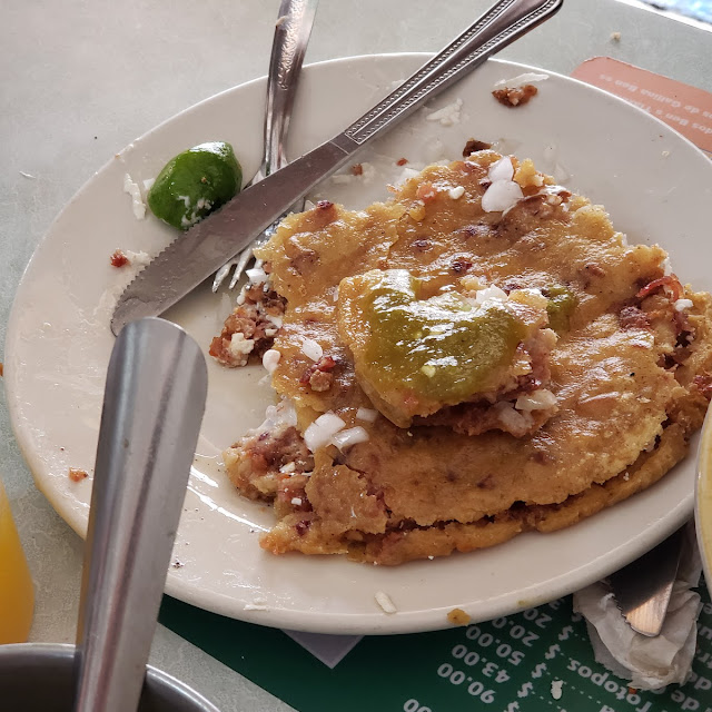 Gordita de Chicharrón