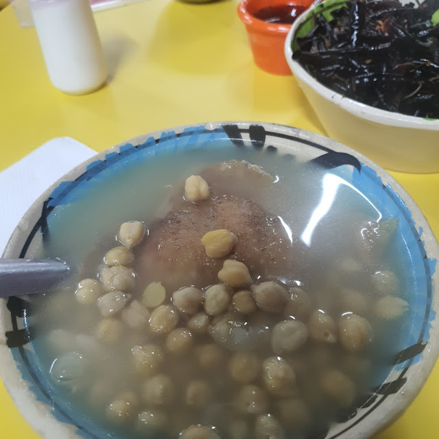 Caldo de Gallina Con Arroz Y Garbanzos